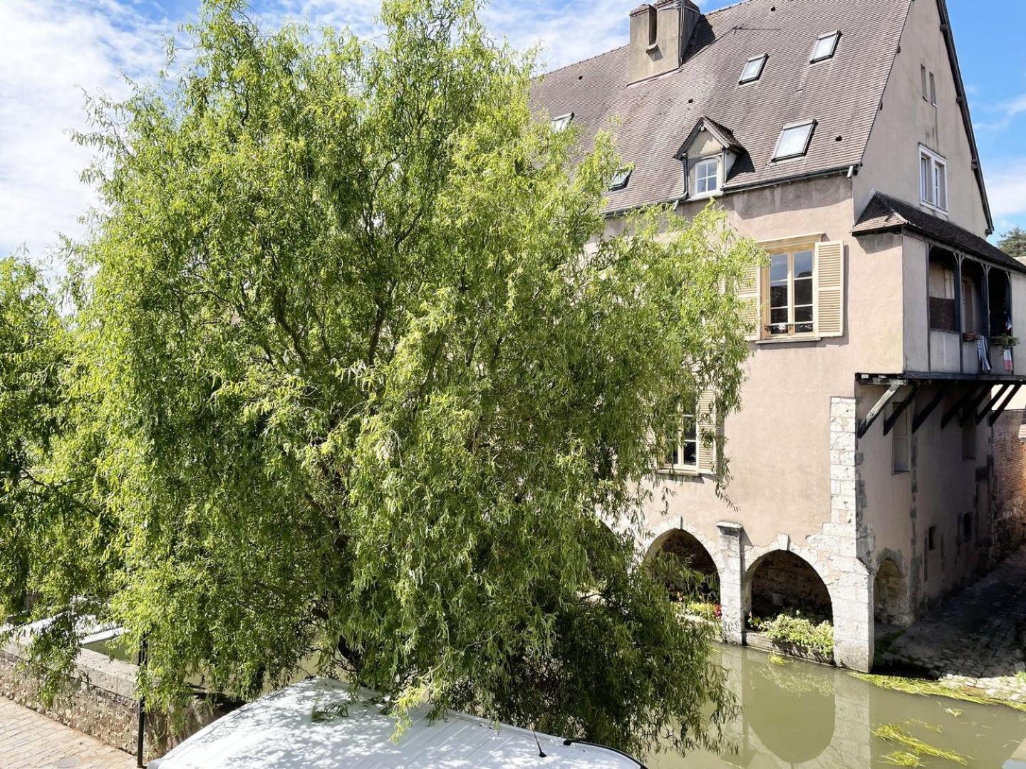 シャルトルAu Bord De L'Eure - Free Parkingアパートメント エクステリア 写真
